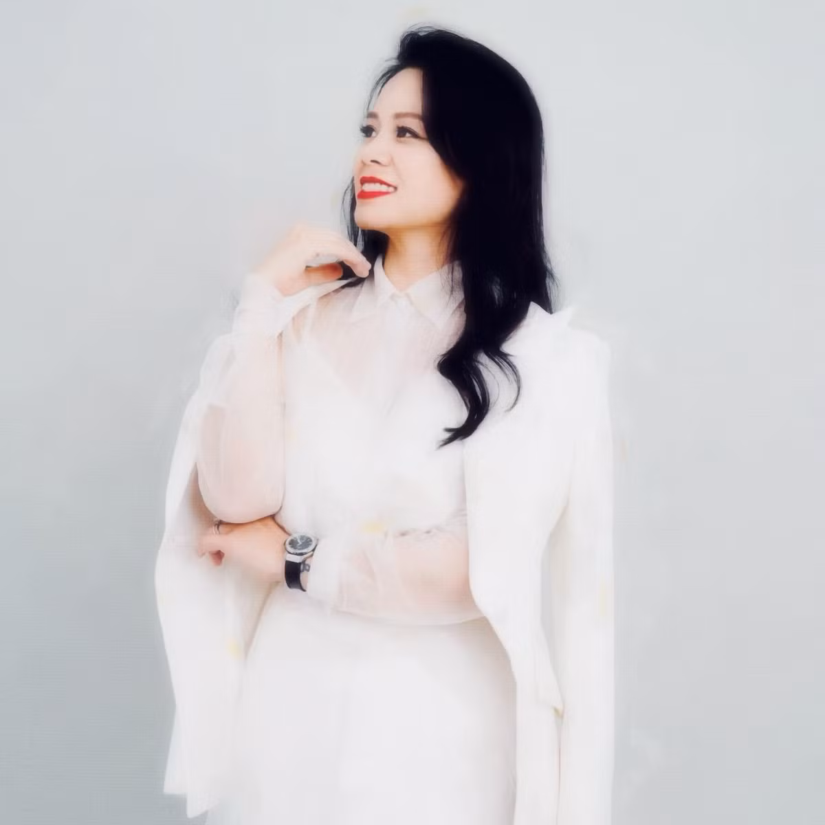 Trong khi chồng cũ đã có gia đình mới và chuẩn bị đón cặp song sinh với Phương Oanh, Đào Lan Hương vẫn để trạng thái mối quan hệ trên trang Facebook là độc thân. Ảnh: FBNV