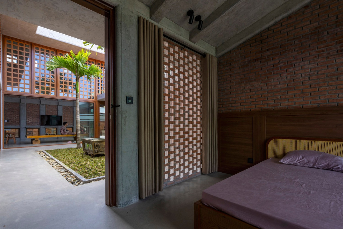 Ranh giới giữa không gian bên ngoài và bên trong nhà dường như được "xóa mờ".