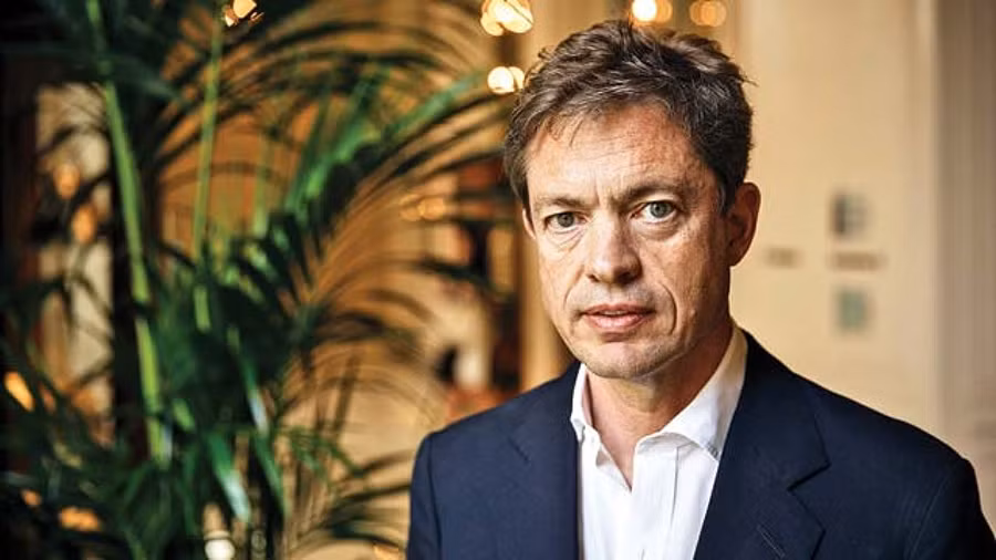 Chia sẻ về lý do đưa ra quyết định kỳ lạ của mình, Nicolas Berggruen cho biết: "Tôi cảm thấy mình đã bị tài sản chiếm hữu, và cần chấm dứt nó".