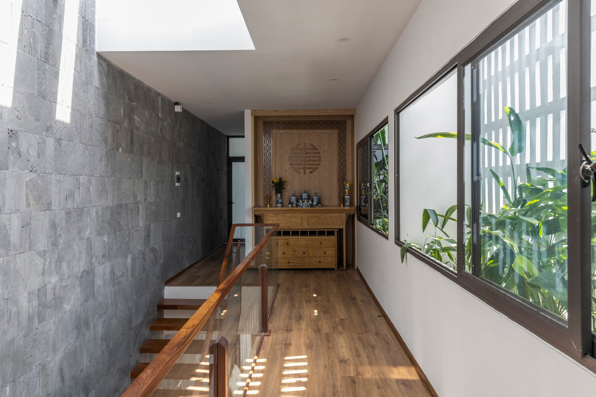 Sự đơn giản trong thiết kế màu sắc và vật liệu hoàn thiện là ý tưởng kiến trúc sư hướng tới.