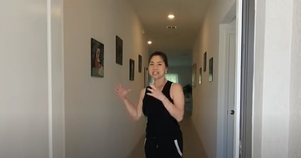 Căn nhà của Hồ Lệ Thu tọa lạc tại Florida, có gam màu trắng chủ đạo.