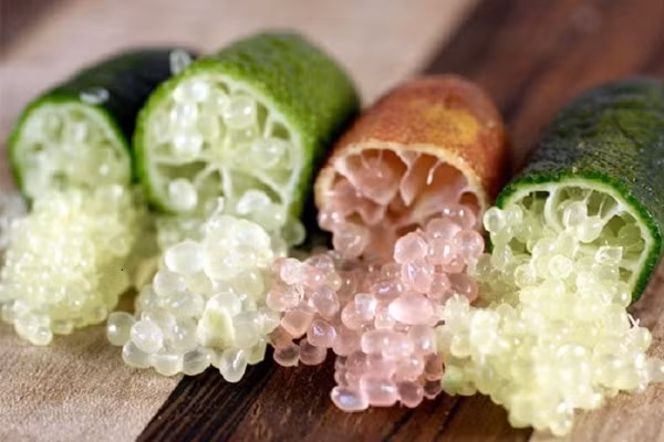 Do nhu cầu về "trứng cá muối" trở nên rất lớn, nhiều trang trại mọc lên khắp nước Pháp hay California. Hiện nay, chanh ngón tay có giá từ 200 - 300 USD/kg (4,7 - 7 triệu đồng/kg).