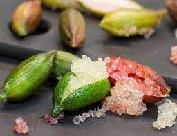 Chanh ngón tay không dễ tìm thấy trong các siêu thị, khu chợ. Chúng thường được các đầu bếp tại nhiều nhà hàng đạt sao Michelin khắp thế giới sử dụng.