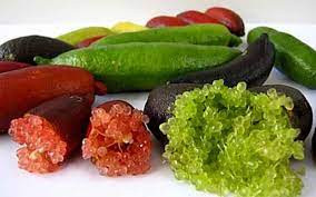 Nhìn bên ngoài, quả chanh này giống như ngón tay. Còn phần ruột, những tép chanh có khác biệt, nhìn như trứng cá rất đẹp mắt.