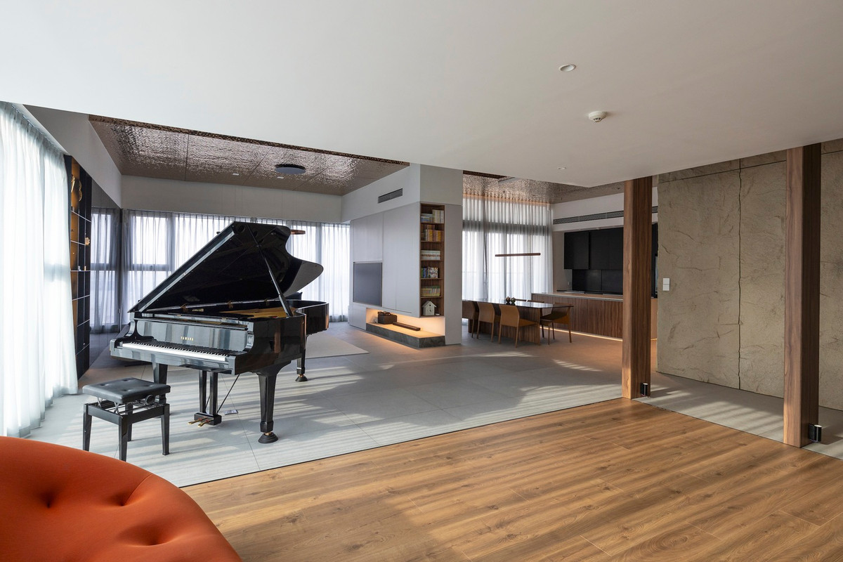 Lấy cảm hứng từ bộ phim Indiana Jones, kiến trúc sư đưa ra ý tưởng thiết kế căn hộ đặc biệt với nhiều không gian vui chơi cho trẻ em và hạn chế tối đa sự ngăn cách giữa các thành viên trong gia đình.