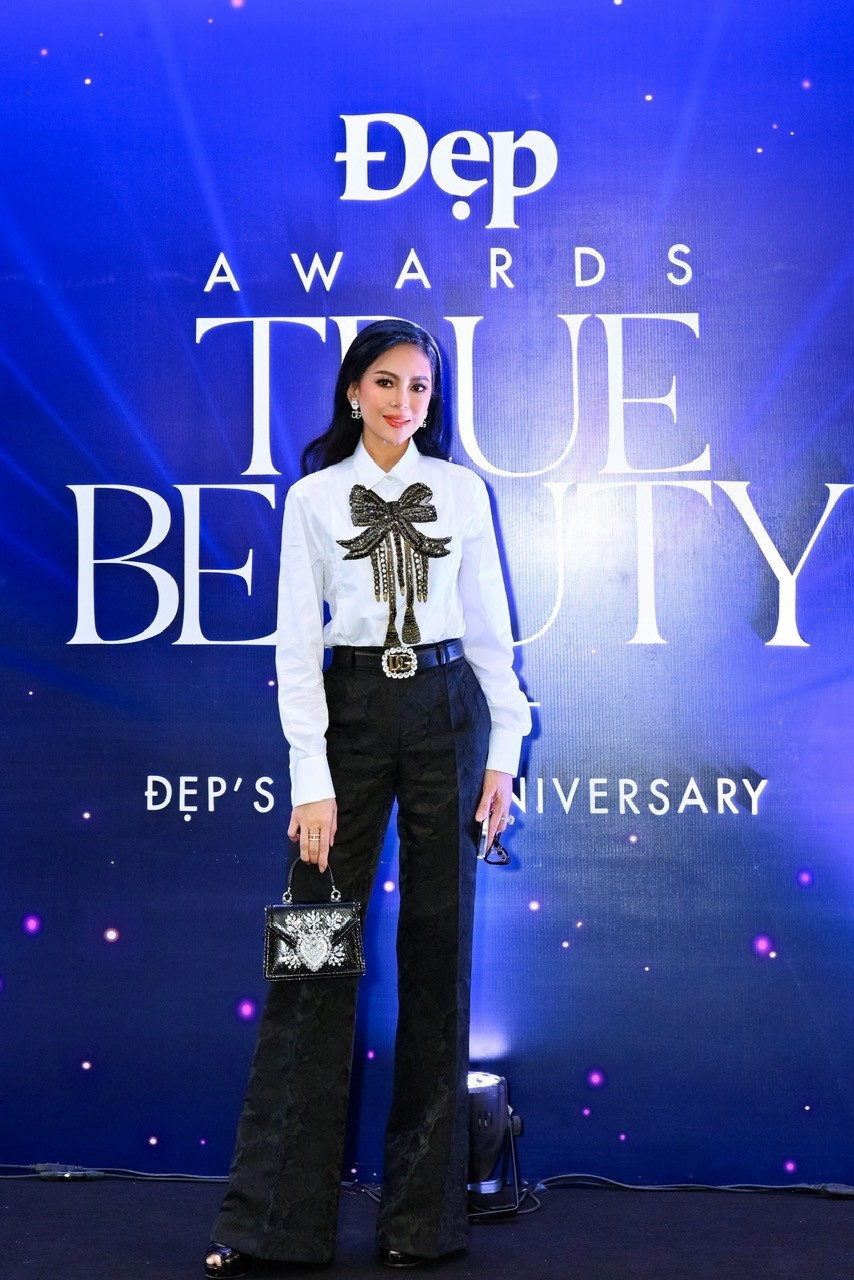 Sau hơn 30 năm tham gia phim, nữ diễn viên đình đám một thời không tham gia showbiz Việt nhưng vẫn có ảnh hưởng trong ngành giải trí. Thậm chí, nhiều người còn gọi bà Lê Hồng Thủy Tiên là người phụ nữ quyền lực. Ảnh: Tuoitrethudo