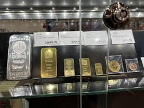 Giới trẻ mua vàng như biện pháp phòng ngừa những tình huống xấu nhất, như thiên tai, chiến tranh hay đại dịch. Lạm phát gia tăng cũng khiến niềm tin vào đồng USD bị suy giảm. Ảnh: Reddit