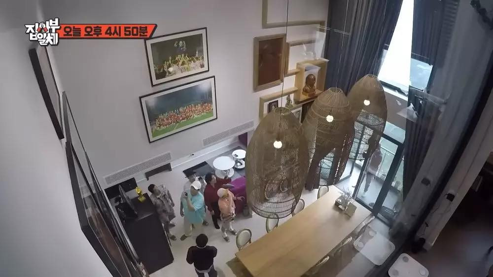 Ngoài ra, HLV Park Hang Seo đang có học viện bóng đá mang tên mình ở Hà Nội. Vì vậy, thông tin tài khoản TikTok đăng tải khiến nhiều người hoài nghi.