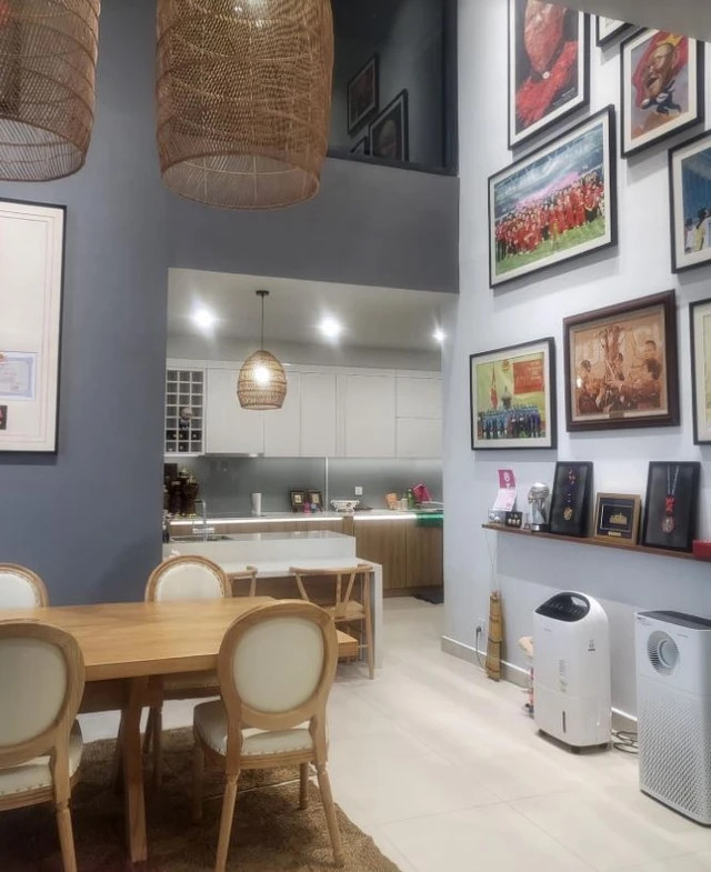 Trước thời điểm chia tay đội tuyển Việt Nam, những hình ảnh bên trong căn hộ của HLV Park Hang Seo tại khu vực Mỹ Đình (Hà Nội) được truyền thông Hàn Quốc đưa tin thông qua một chương trình truyền hình.