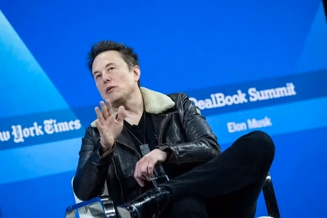 Elon Musk sở hữu khoảng 12% cổ phần của Tesla không bao gồm quyền chọn, nhưng đã thế chấp hơn một nửa cổ phần của mình làm tài sản thế chấp cho các khoản vay cá nhân lên tới 3,5 tỷ đô la. Ảnh: CNBC