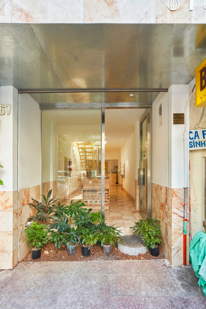 Theo đó, kiến trúc sư hướng tới việc lấy sáng và khôi phục mối liên kết đang giảm dần giữa cư dân đô thị và thiên nhiên.