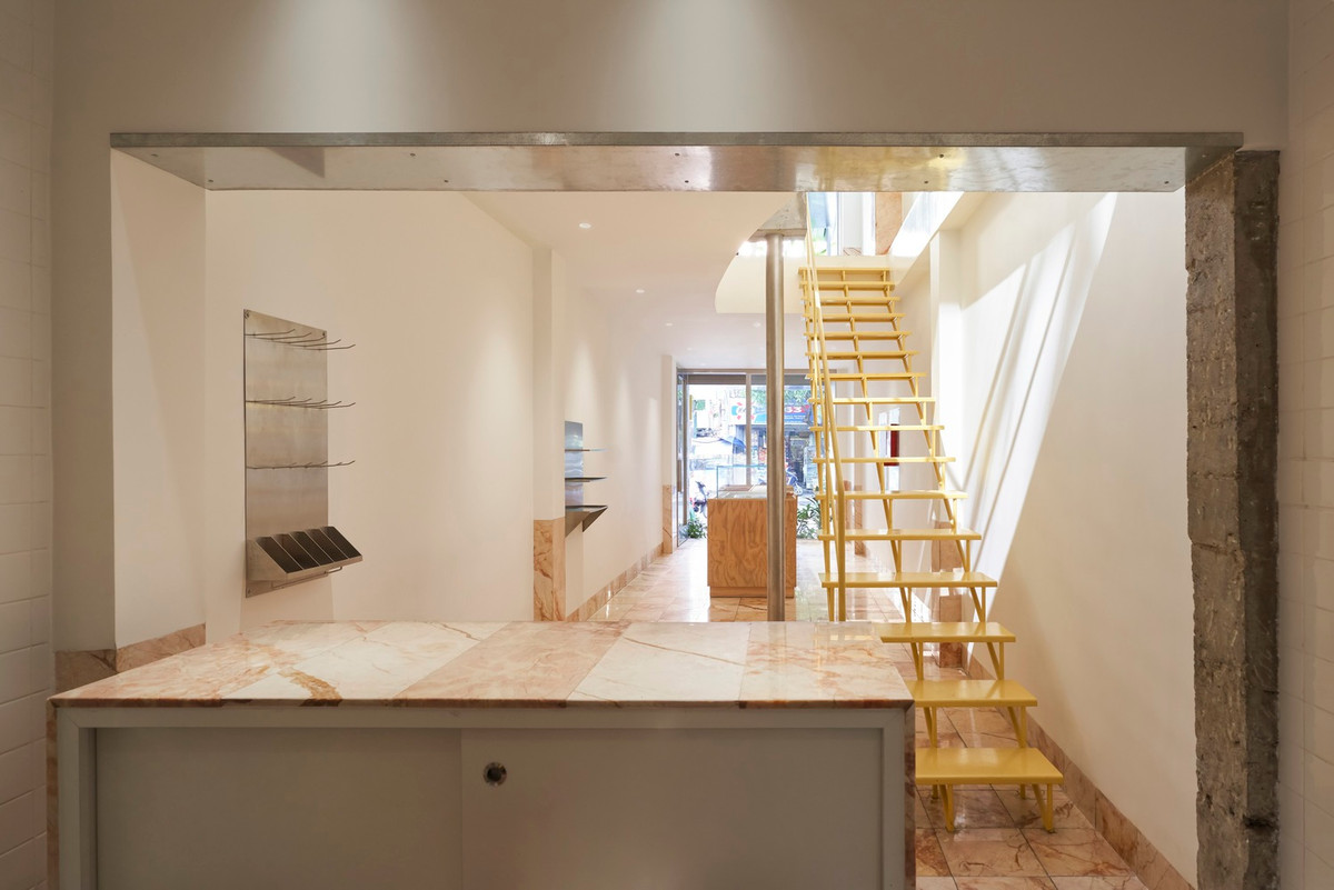 Thiết kế mở giúp ánh nắng len lỏi mọi góc trong nhà.