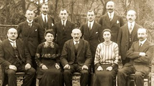 Trong suốt khoảng 200 năm, độ giàu có của gia tộc Rothschild có thể coi là vô song. Ở thời đỉnh cao, tổng tài sản của gia tộc Rothschild ước tính lên tới 1.000 tỷ USD (theo tỷ giá hiện tại). Vì vậy, Rothschild được xem là gia tộc giàu nhất thế giới trong lịch sử hiện đại. Ảnh: Getty