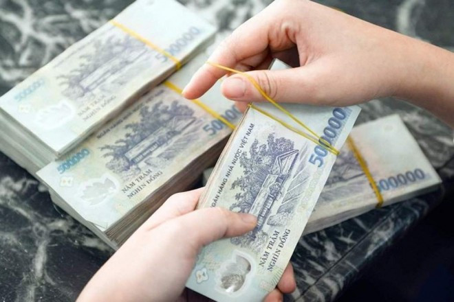 Trọng lượng mỗi tờ tiền polymer mệnh giá 500.000 đồng là 1g. Tuy nhẹ nhưng giá trị của tờ 500.000 VNĐ lại “nặng” nhất trong số các tờ tiền Việt Nam hiện hành.