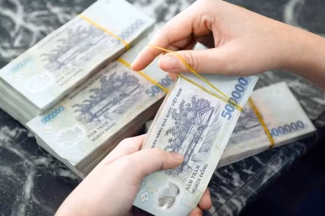 Trọng lượng mỗi tờ tiền polymer mệnh giá 500.000 đồng là 1g. Tuy nhẹ nhưng giá trị của tờ 500.000 VNĐ lại “nặng” nhất trong số các tờ tiền Việt Nam hiện hành.