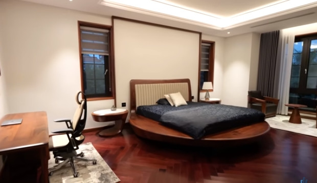 Trên tầng 2 bố trí 3 phòng ngủ.