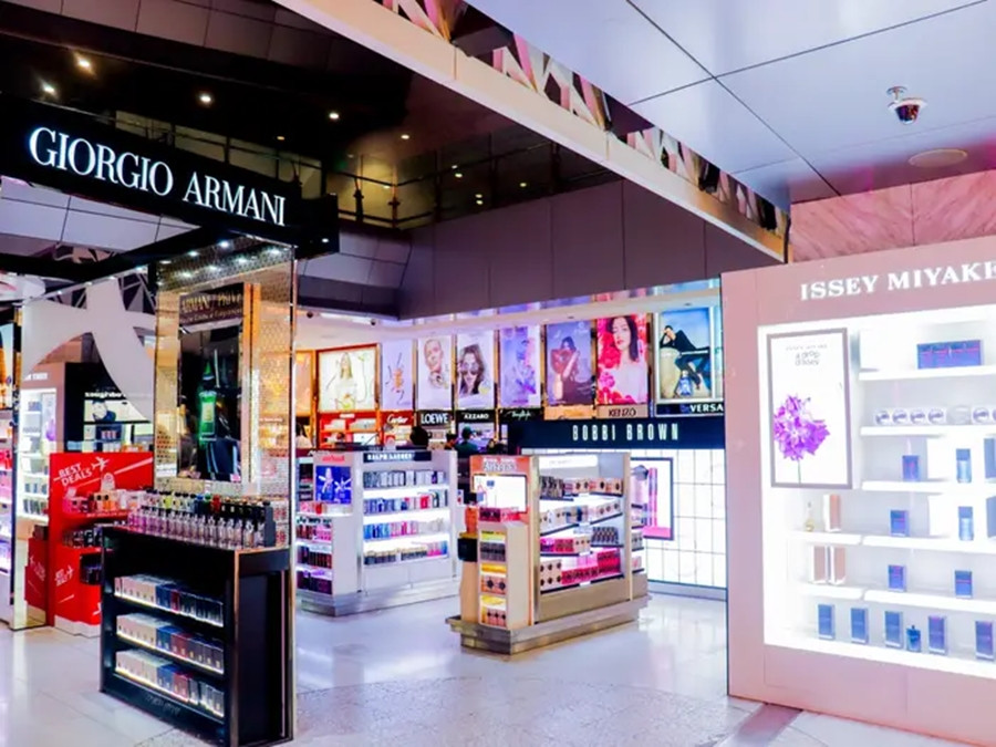 Các thương hiệu xa xỉ như Bulgari, Gucci, Hublot... đều có cửa hàng trong sân bay. (Ảnh: BI)