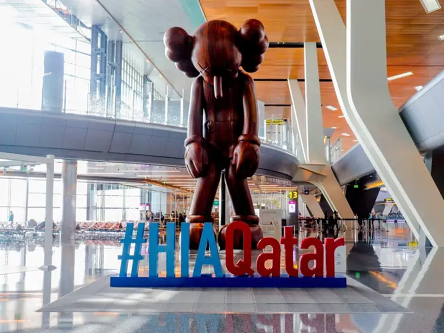 Nhà ga hành khách trong sân bay Hamad rộng 600.000 mét vuông, riêng sảnh check-in rộng 25.000 mét vuông, không gian thoáng mát, không cột. (Ảnh: BI)