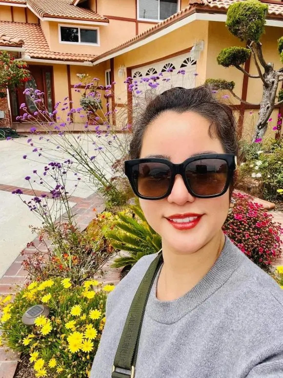 Nhiều năm trôi qua, danh hài Thúy Nga sở hữu trong tay nhiều tài sản đắt giá, trong đó phải kể đến 3 căn biệt thự triệu đô trên đất Mỹ.