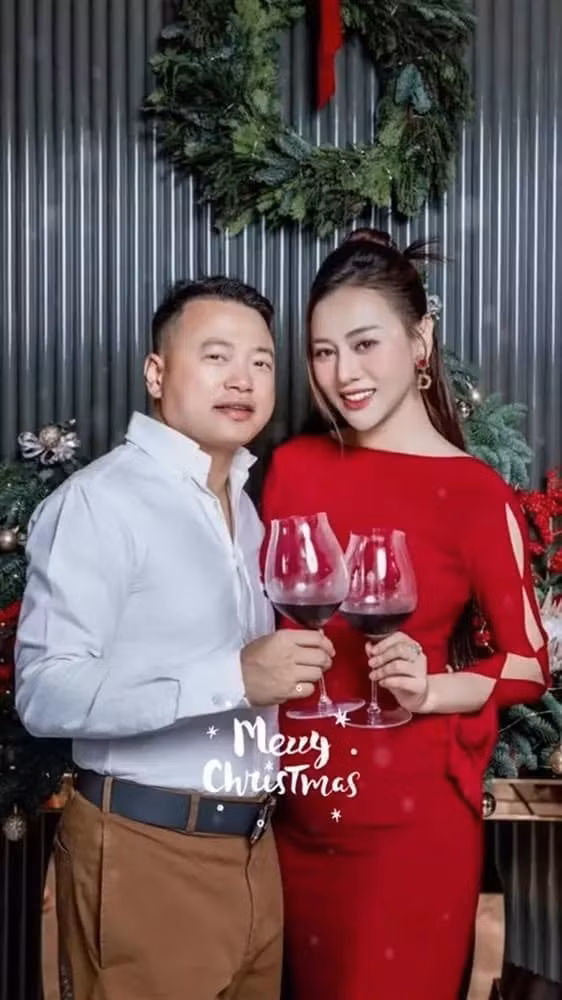 Vợ chồng Shark Bình - Phương Oanh đang sống trong một căn biệt thự liền kề tại Hà Nội.