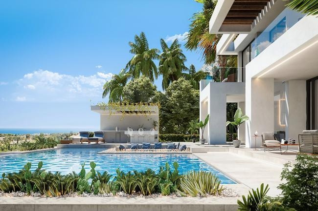 Căn biệt thự nằm tại thành phố Marbella, giá trị khoảng 1,6 triệu USD, có rạp chiếu phim tích hợp, nhiều phòng ngủ, nhà bếp mở hiện đại và hồ bơi vô cực. Ảnh: Investo International