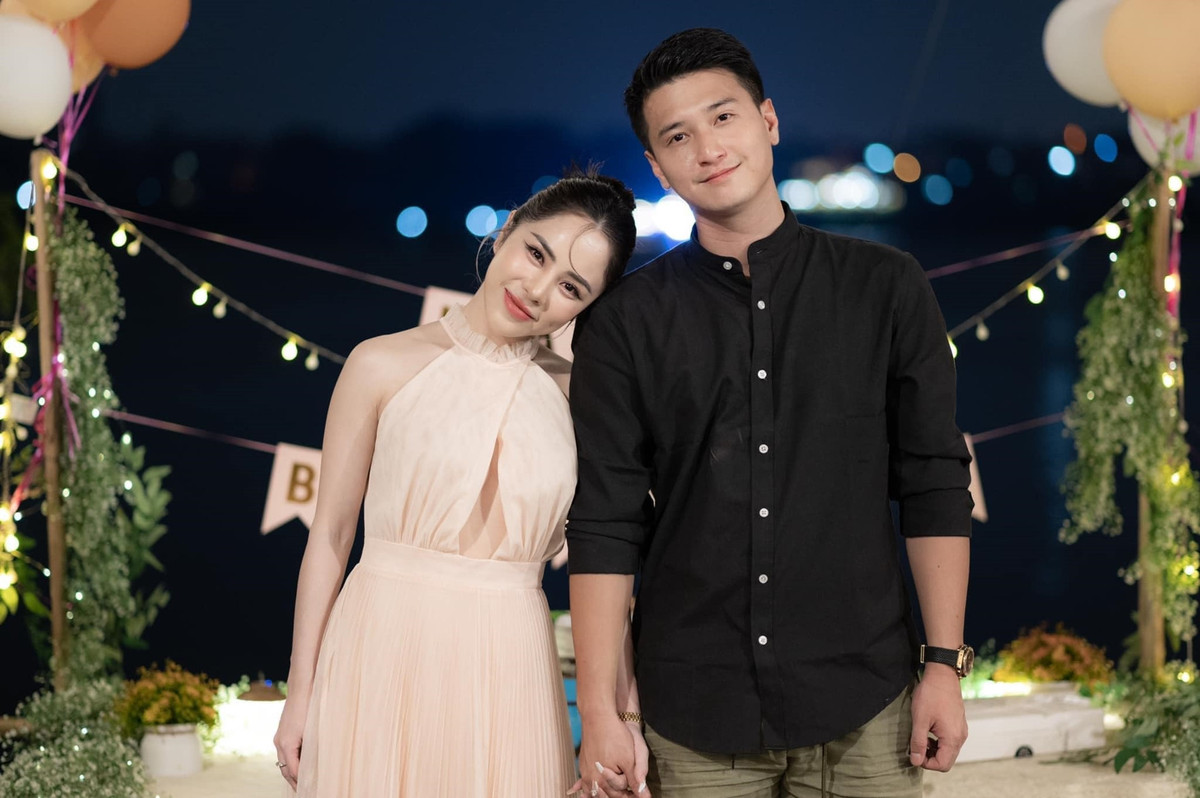Sau 4 năm bên nhau, diễn viên Huỳnh Anh và MC Bạch Lan Phương ngày càng có tiếng nói chung và thấu hiểu cho nhau. Cách đây không lâu, MC Bạch Lan Phương chia sẻ những khoảnh khắc bình yên trong căn nhà 9 tầng thu hút sự chú ý của mọi người. Ảnh: Vietnamnet