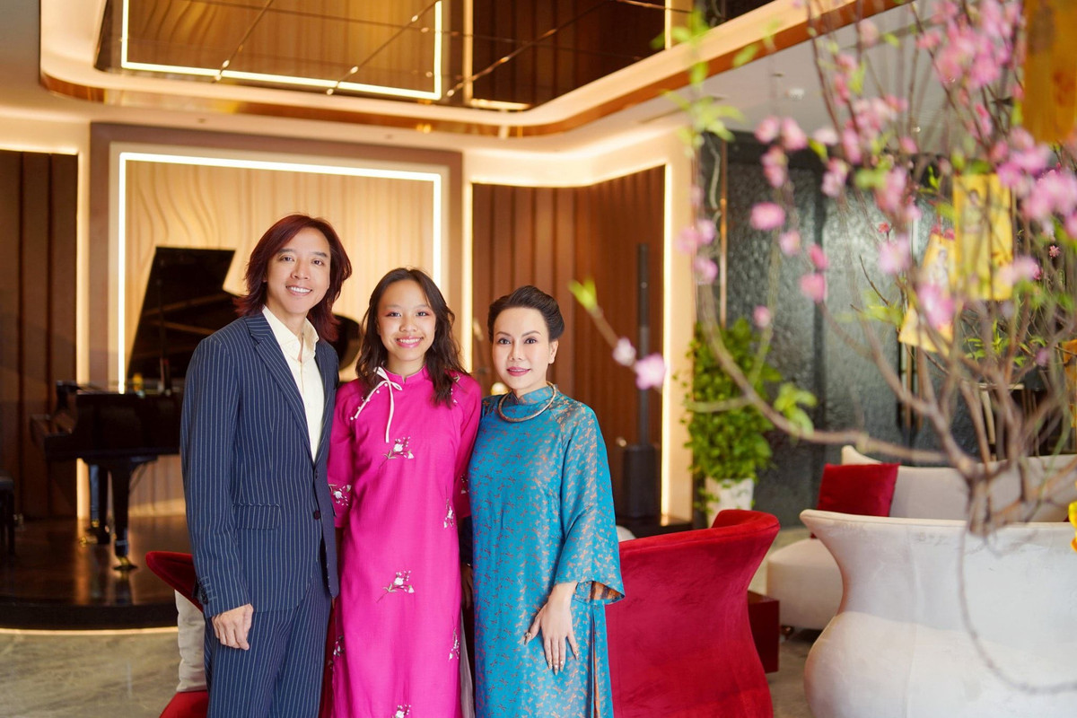 Căn biệt thự được vợ chồng Việt Hương mua năm 2021, rộng 1.500m2, có 3 tầng và 1 hầm.