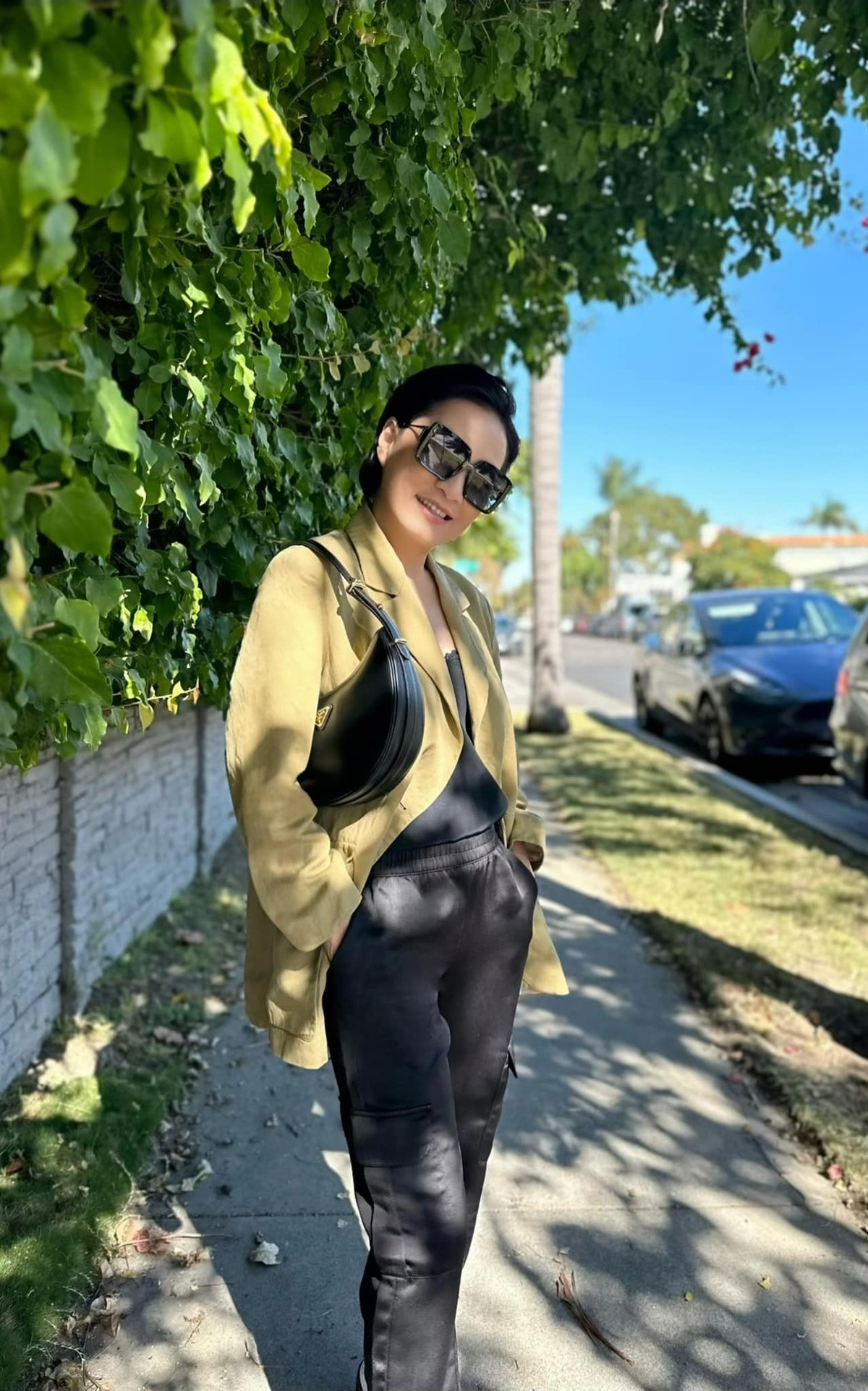 Ngoài đời thực, nghệ sĩ Hồng Đào cũng có cơ ngơi chuẩn “phú bà” sau nhiều năm hoạt động nghệ thuật. Ảnh: FBNV