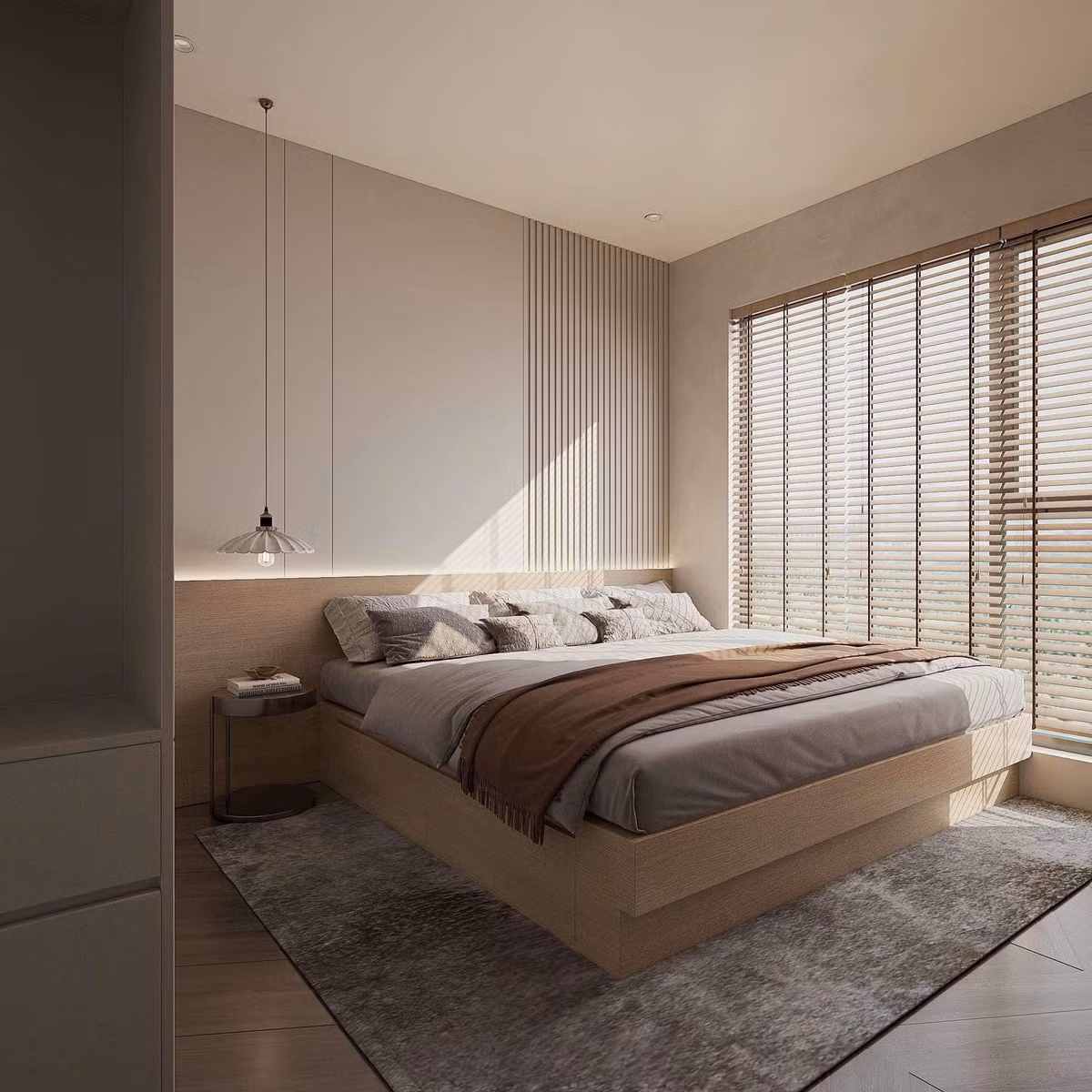 Phòng ngủ có màu sắc trung tính, tràn ngập ánh sáng tự nhiên nhờ cửa kính lớn. Ảnh: FB Bảo Thanh