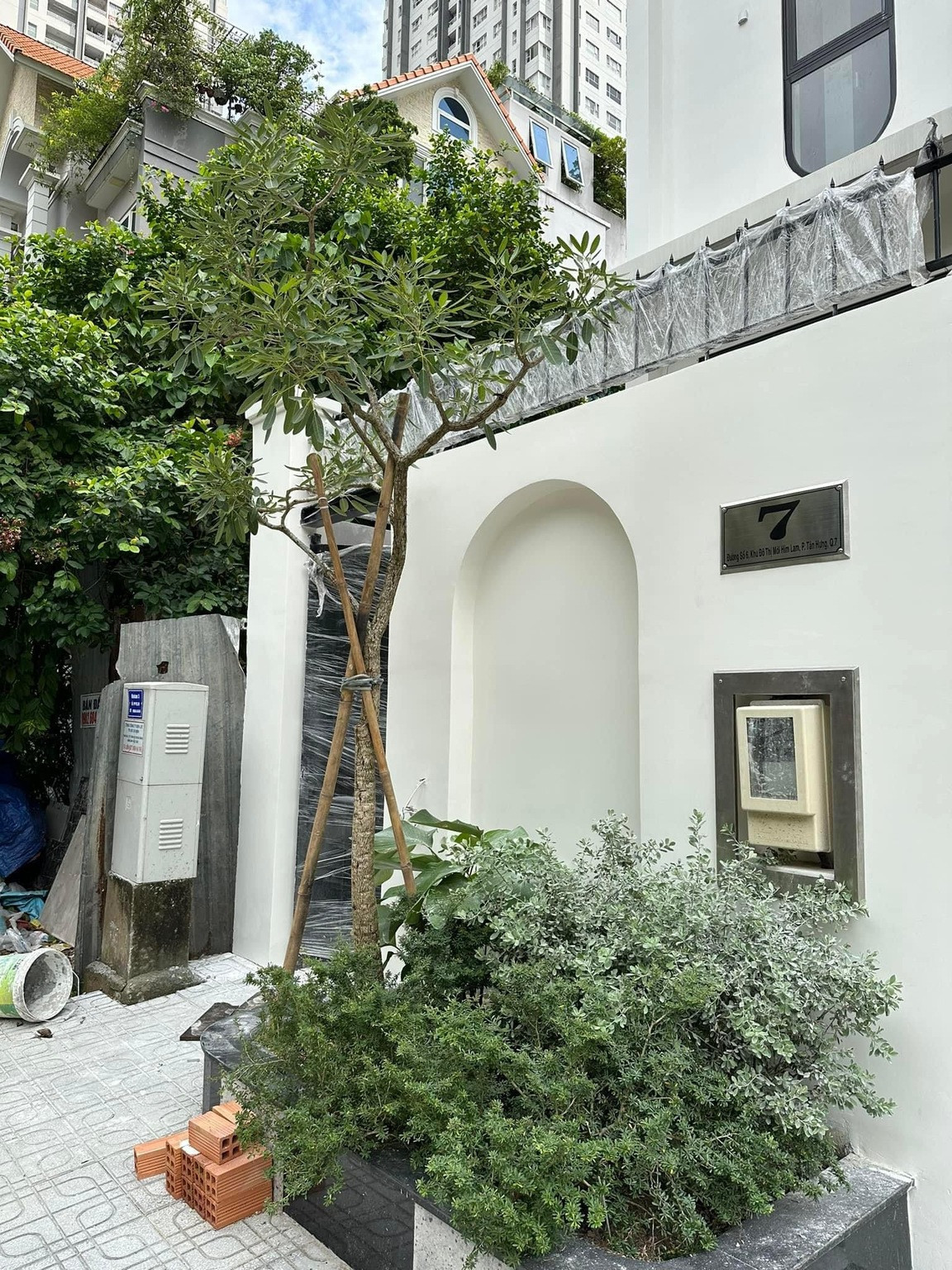 Nữ diễn viên chi nhiều tiền để thiết kế căn biệt thự theo không gian mở, thoáng đãng, gần gũi với thiên nhiên. Ảnh: FB Vân Trang