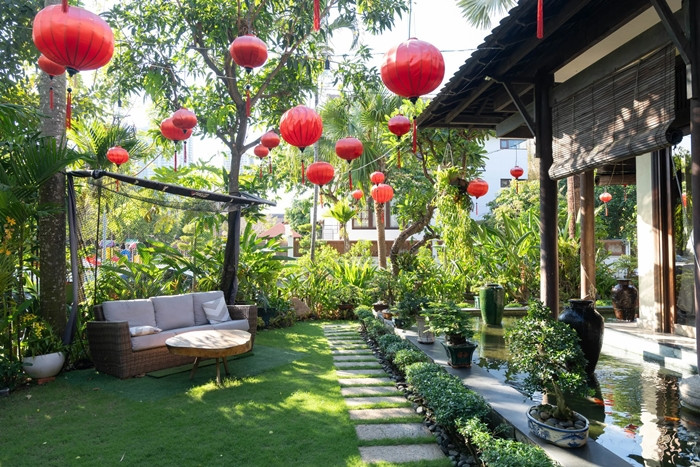 Bước vào biệt thự của Hà Kiều Anh, nhiều người ngỡ ngàng trước không gian cổ kính và vô cùng thanh tĩnh.