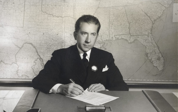 Ông bắt tay phát triển sự nghiệp từ sớm và trở thành một triệu phú khi mới 24 tuổi. Ảnh: Getty