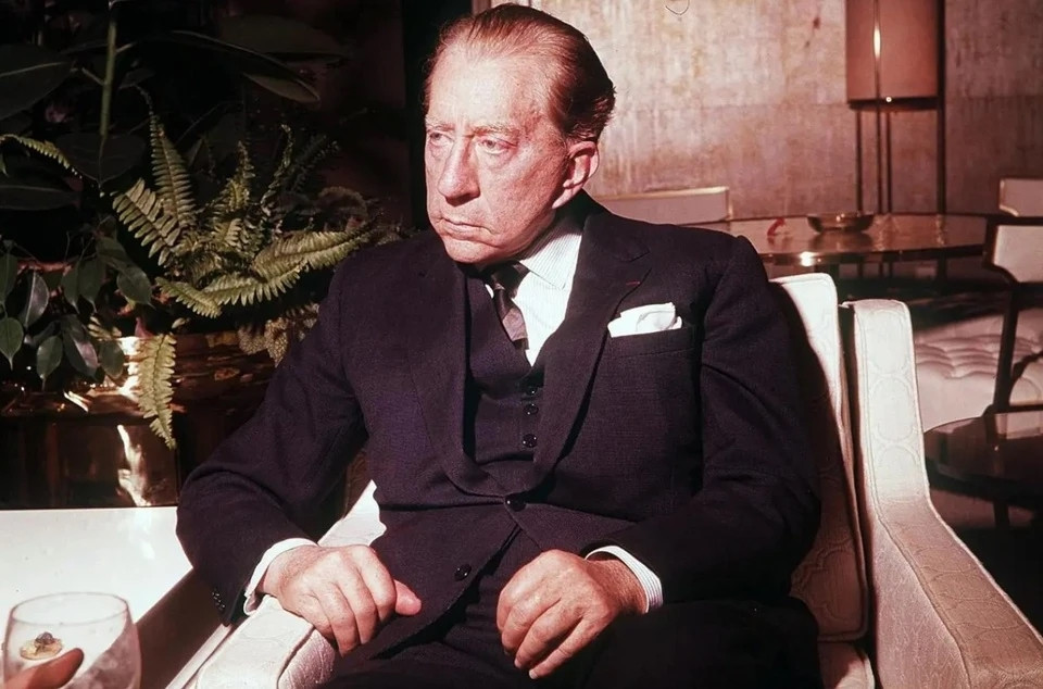 Trong sách kỷ lục Guinness năm 1966, J. Paul Getty là người giàu nhất thế giới. Ông sở hữu khối tài sản khoảng 2 tỷ đô la vào những năm cuối thập niên 60, đầu thập niên 70. Ảnh: Getty