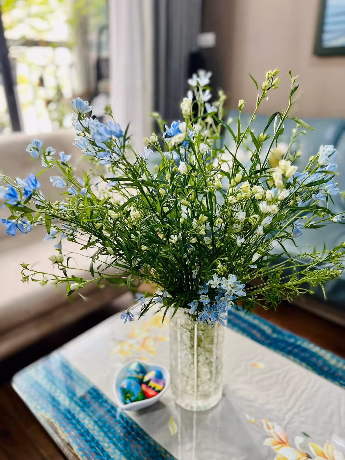 Là người yêu cái đẹp nên cắm hoa là niềm đam mê của Diễm Quỳnh. Ảnh: FB Dang Diem Quynh