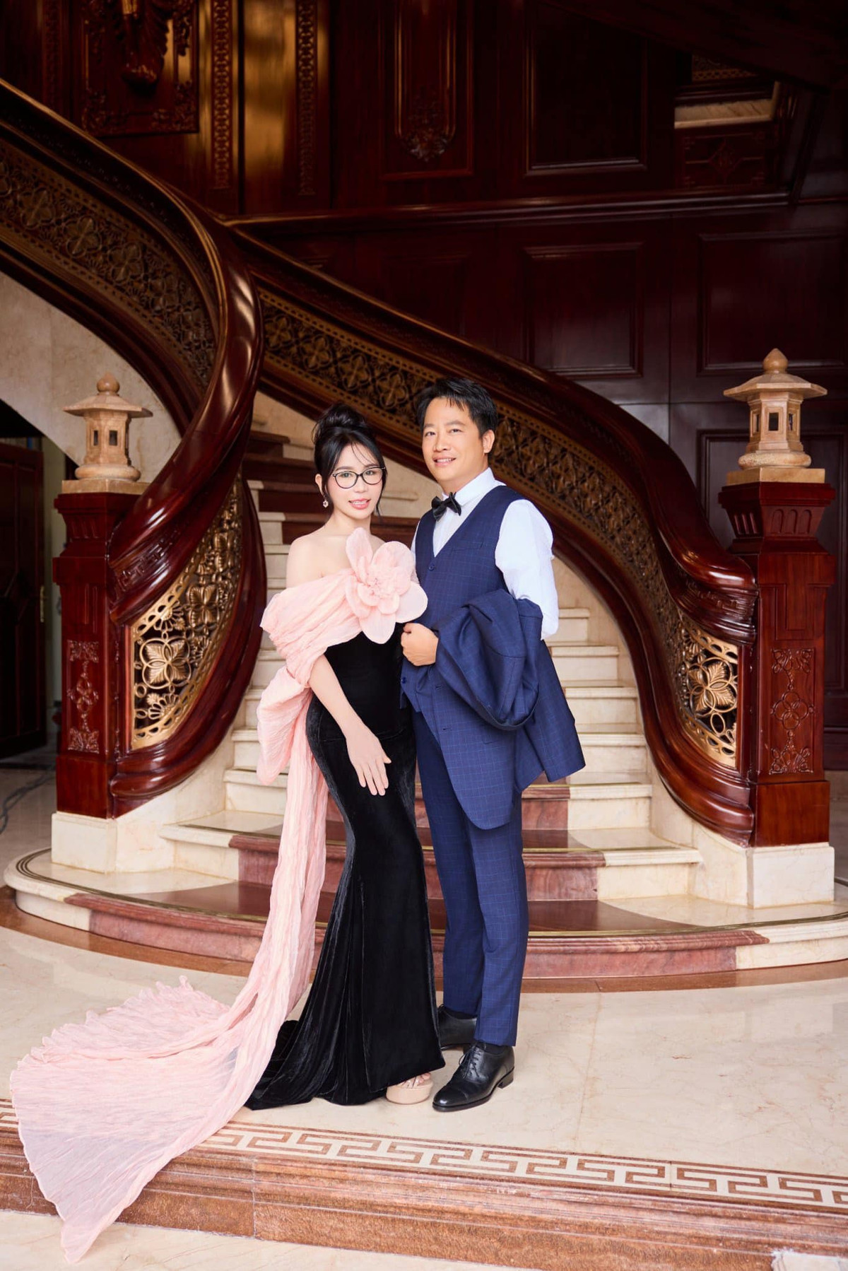 Mới đây, vợ chồng ông Hoàng Kim Khánh và bà Phan Thị Mai thu hút sự chú ý của cộng đồng khi hé lộ căn biệt phủ mới rộng hơn 4.000m2 tại quận 12 (TP HCM). Ảnh: FB Mai Lisa