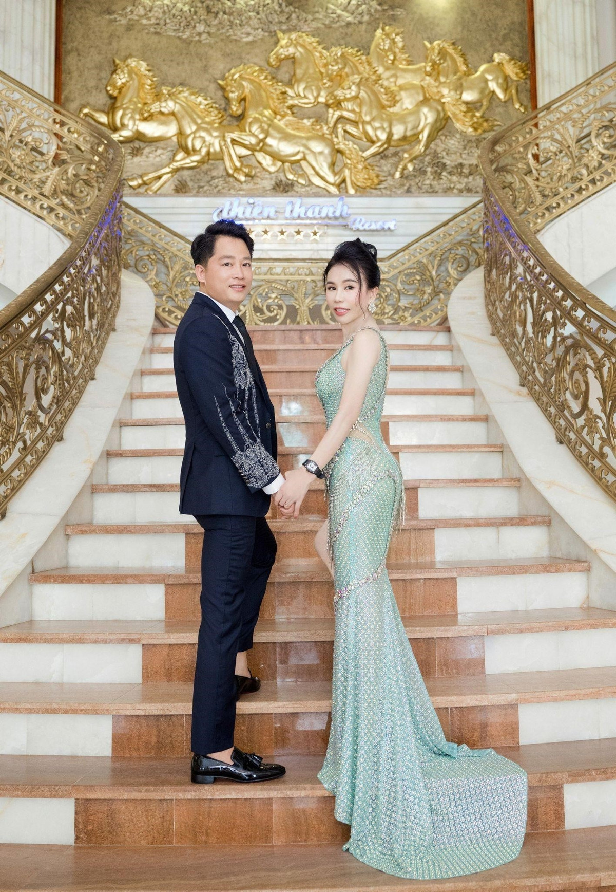 CEO Phan Thị Mai lớn lên trong một gia đình có hoàn cảnh kinh tế khó khăn tại xã Tân Dân, huyện Đức Thọ, tỉnh Hà Tĩnh. Khi bà 11 tuổi, cha bà đã qua đời sau một thời gian dài bệnh tật. Ảnh: FB Mai Lisa