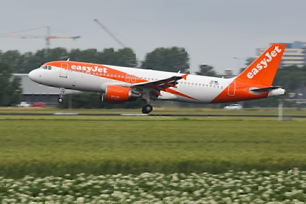 Năm 2019, A320 vượt qua 737 để trở thành máy bay hiện đại được bán nhiều nhất với 15.193 đơn đặt hàng so với 15.136 của Boeing.