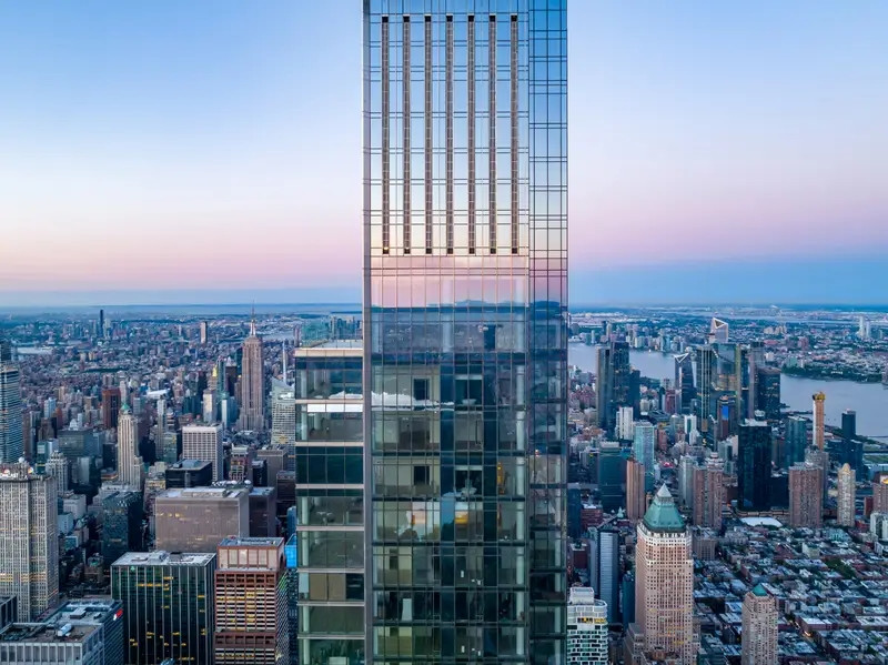 Căn penthouse nằm trên tòa nhà Central Park Tower tại New York, cao 472 mét, được mệnh danh là căn hộ đắt nhất nước Mỹ với giá 250 triệu USD, tương đương gần 6.300 tỷ VNĐ. Ảnh: BI