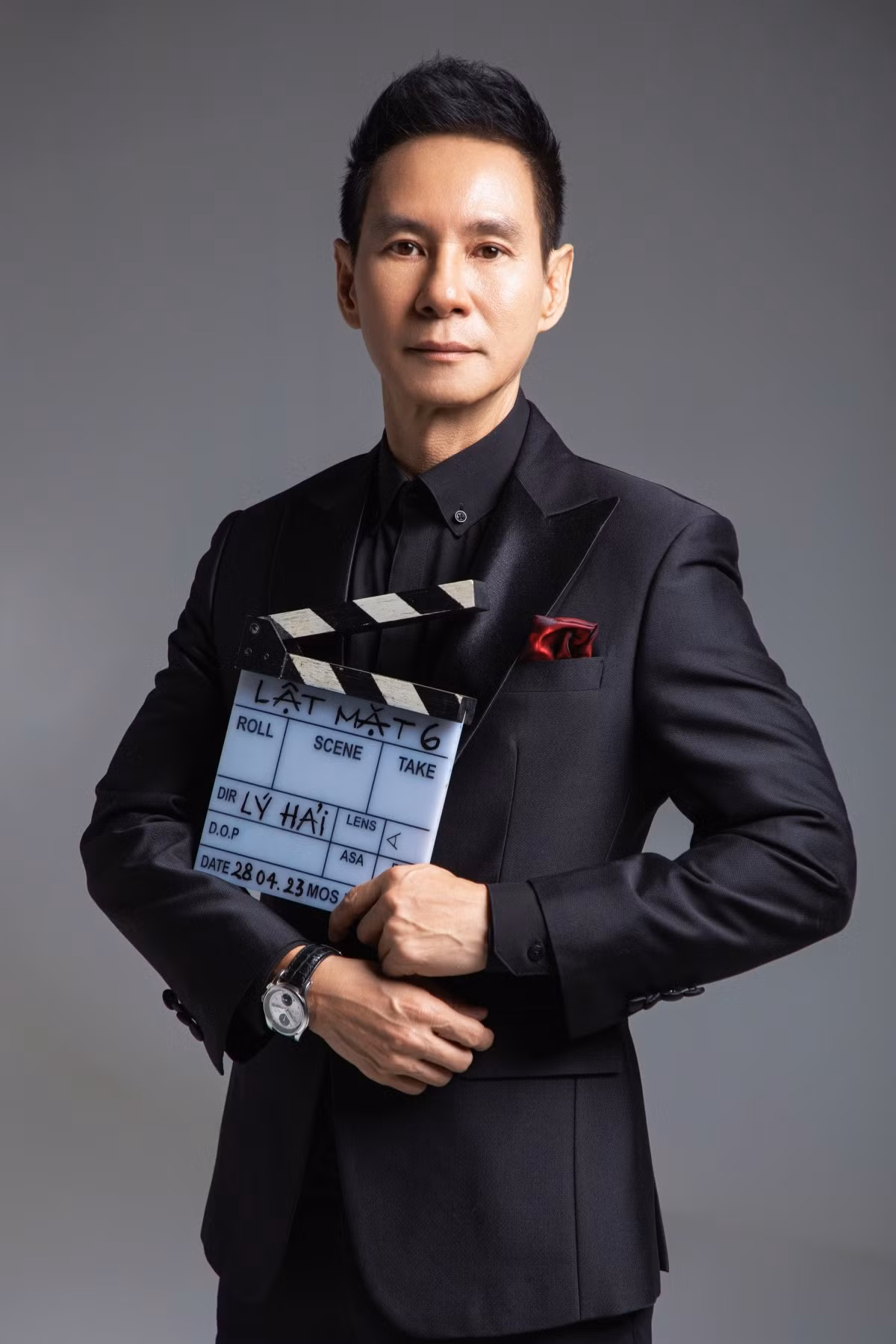 Trước khi chạm đến đỉnh cao như ngày hôm nay, Lý Hải từng hiếm hoi tiết lộ tuổi thơ chật vật đi bán hàng rong, cùng bạn đi lượm sắt vụn, ve chai.