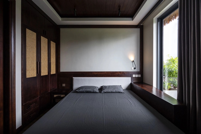 Một điểm đặc biệt nổi bật của căn biệt thự là tất cả các phòng ngủ đều có ban công riêng tư, tạo nên không gian sống rộng rãi và thoáng đãng. Ảnh: Triệu Chiến