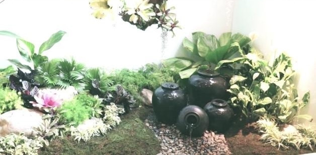 Bên trong biệt thự có khuôn viên rộng lớn để trồng cây cảnh. Ảnh: FBNV