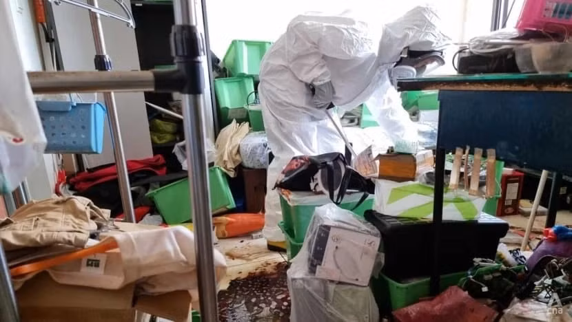 Công việc dọn dẹp hiện trường án mạng đặt ra những thách thức không nhỏ đối với người thực hiện. Người làm nghề này phải loại bỏ mọi vết tích của án mạng tại hiện trường như vết máu trên tường và sàn nhà, thậm chí họ phải dọn dẹp các thi thể.