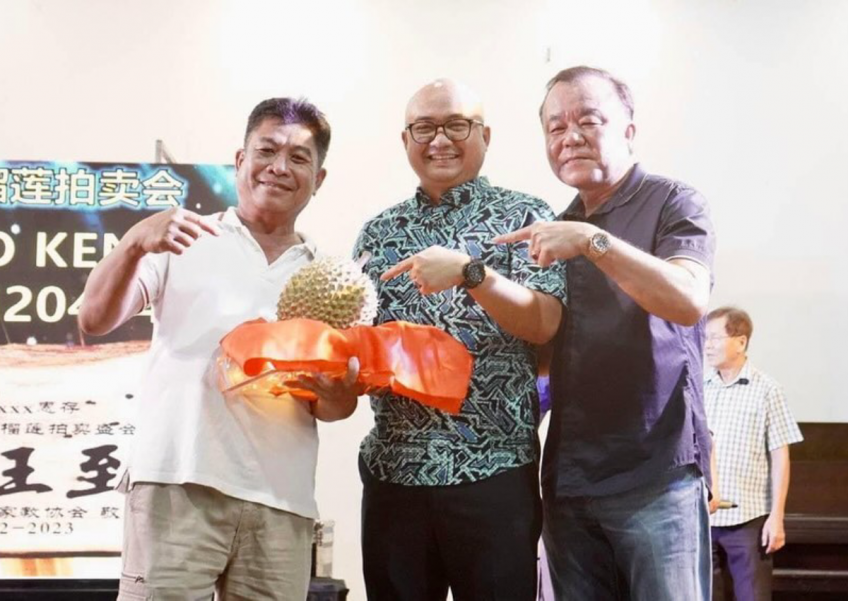 Từ lâu, sầu riêng Musang King được mệnh danh là loại sầu riêng ngon nhất thế giới. Cuối năm 2023, loại trái cây này thu hút sự chú ý khi được bán với giá cao ngất ngưởng 185.000 RM (gần 1 tỷ đồng) tại một sự kiện gây quỹ ở quận Raub, Pahang (Malaysia). Ảnh: Instagram/fadzlikamal