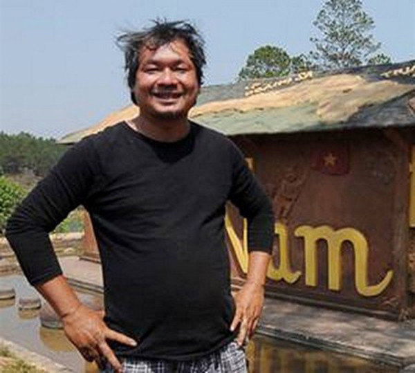 Ông Trịnh Bá Dũng - Chủ tịch Hội đồng quản trị của Cty CP Đà Lạt Star từng được biết đến là một trong những đại gia "chơi ngông" khi chi 200 tỷ để xây dựng đường hầm điêu khắc dưới lòng đất ở Đà Lạt. Ảnh: Internet