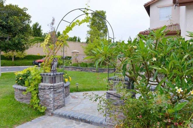 Mỗi lần ông xã Thu Phương đăng tải về khu vườn, mọi người lại xuýt xoa vì khung cảnh bình yên.