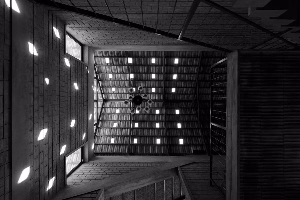 Đan xen giữa các lớp gạch mái là ô kính để thu ánh sáng mặt trời vào trong nhà, tạo hiệu ứng ánh sáng đẹp mắt.