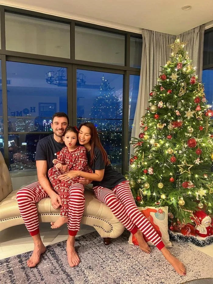 Chân dài sinh năm 1982 cũng rất chăm decor nhà cửa theo các dịp lễ tết. Nguồn ảnh: FBNV