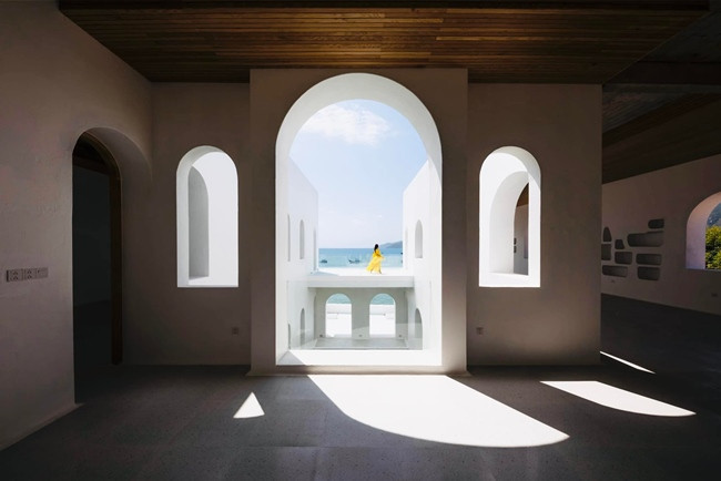 Ngoài khu resort này, vợ chồng đại gia Đức An còn sở hữu căn biệt thự hơn 580 m2 sát bờ biển Ninh Phước tại Ninh Hòa, Khánh Hòa. Ảnh: Archdaily