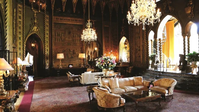 Cựu Tổng thống Mỹ cũng chi 100.000 USD cho 4 bồn rửa mạ vàng. Ảnh: Palmbeachpost