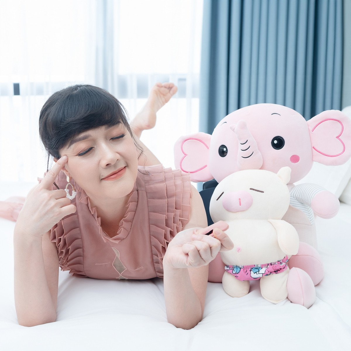 Phòng ngủ đơn giản nhưng không kém phần sang trọng, thoáng đãng. Ảnh: FB Vân Dung